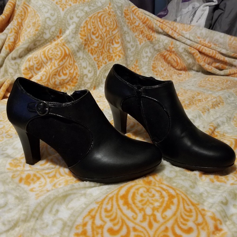 solesenseability  black bootie style shoes  11